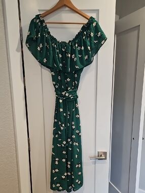 Collective Concepts Emerald Green Floral One-Shoulder Maxi Dress